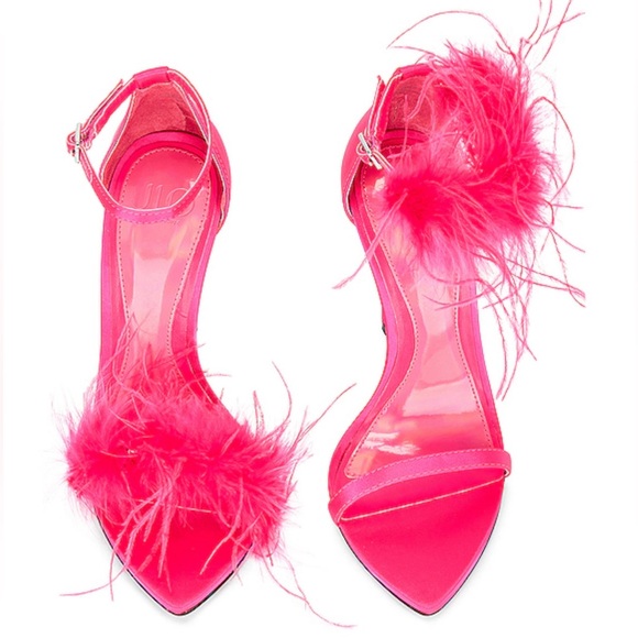 x REVOLVE Sunset Sandal in Lollipop
JLO Jennifer Lopez - Picture 3 of 11